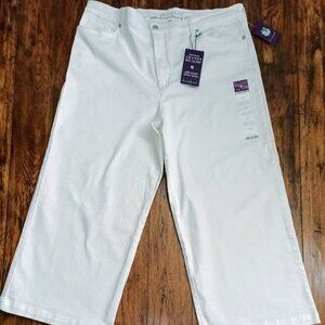 Vintage White Amanda Wide Leg Crop Length Jeans.